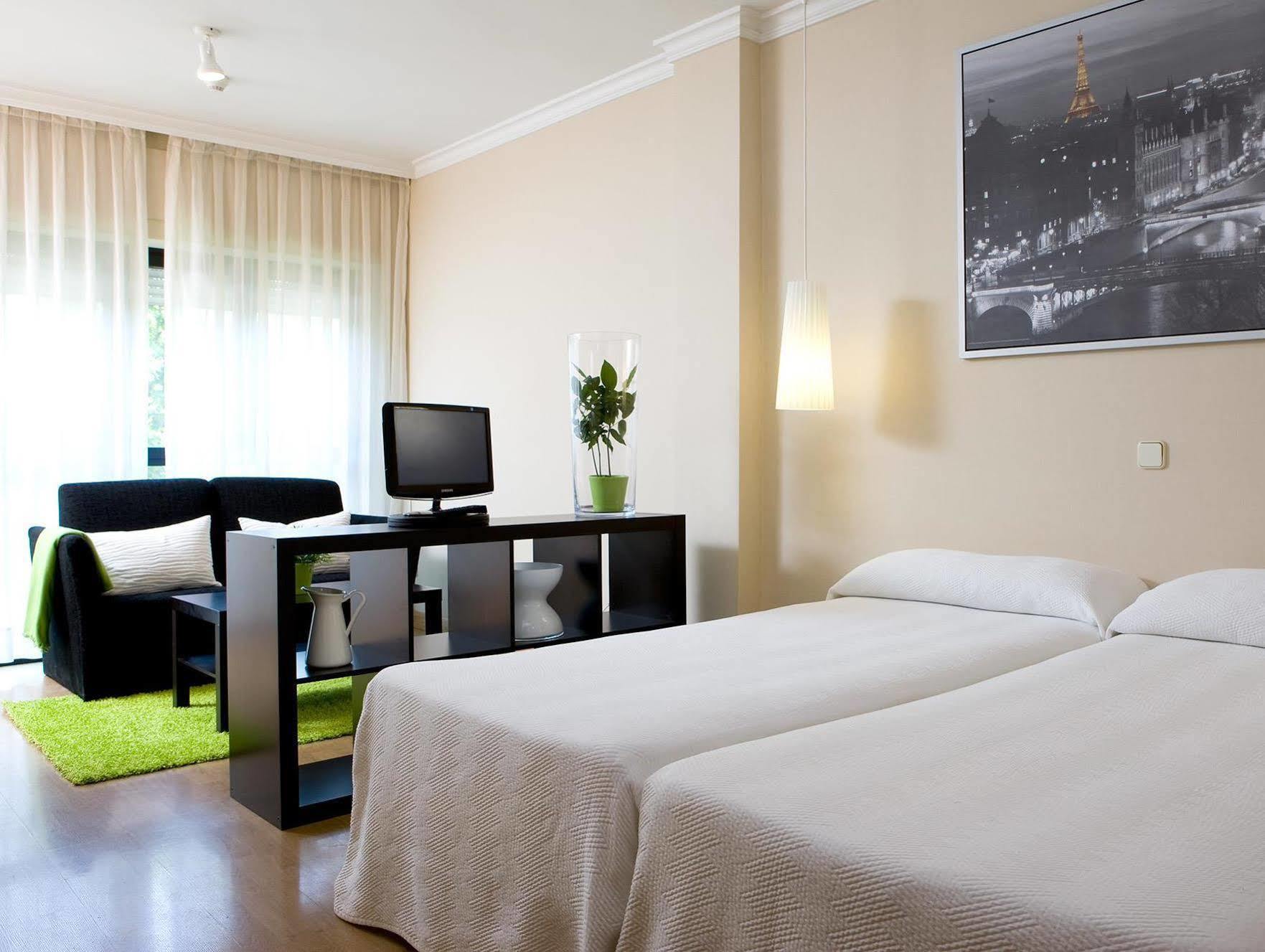 Apartamentos TH La Florida Madri Exterior foto